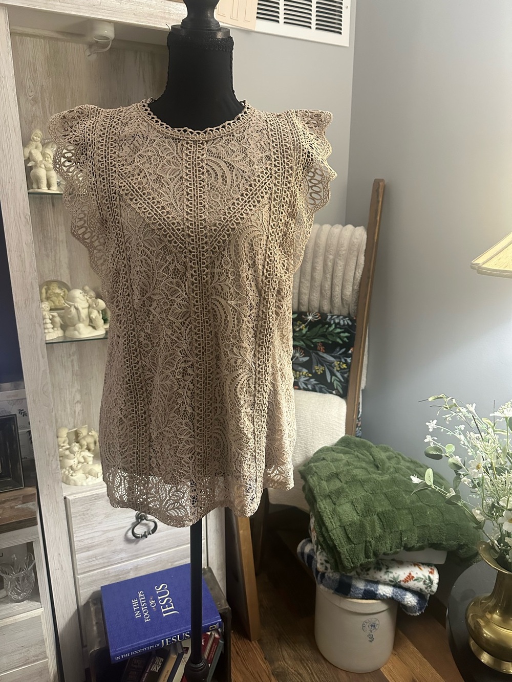 Cable & Gauge Beige Crochet Lace Flutter Sleeve Top